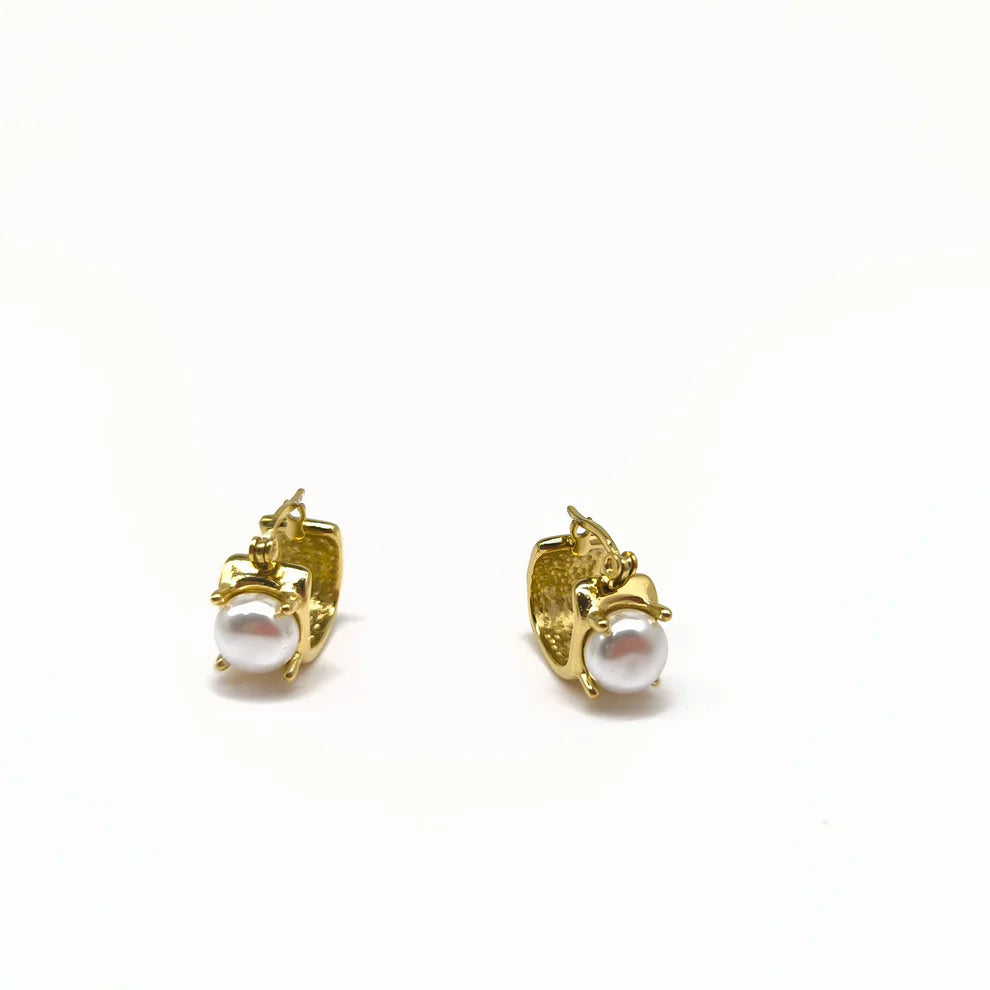 Pendiente Acero Dorado con Perla
